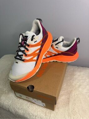 New in Box 🥕Merrell Women's Size 7 Runners